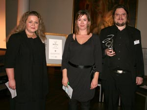 Fra venstre til høyre: Tove Bjørneseter i Aksis, Hilde Arnesen Austli (juryleder), Sindre Sørensen i Aksis